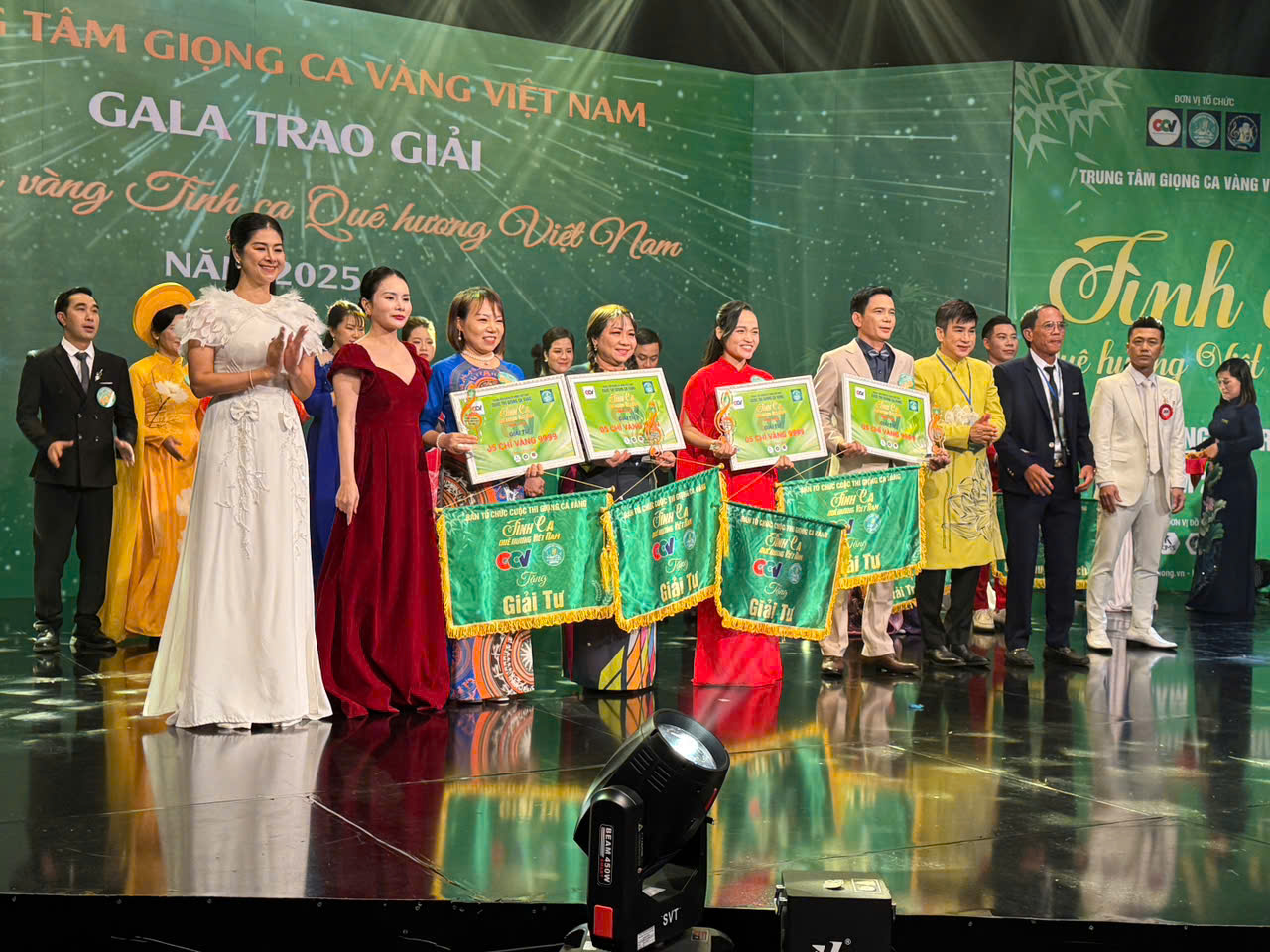 Nguyễn Thị Hồng Thơm giành Giải Tư Tình ca quê hương Việt Nam 2025