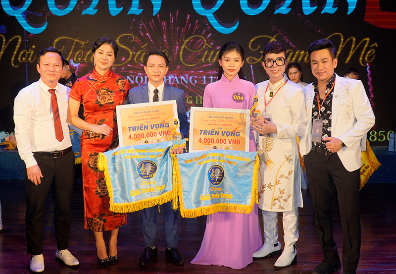 Trịnh Thảo Linh ghi tên mình vào lịch sử Giọng ca Vàng