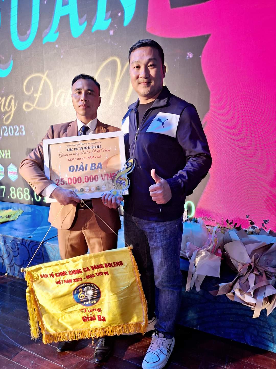 Thầy giáo “đất mỏ” đạt giải Ba Giọng ca Vàng Bolero Việt Nam