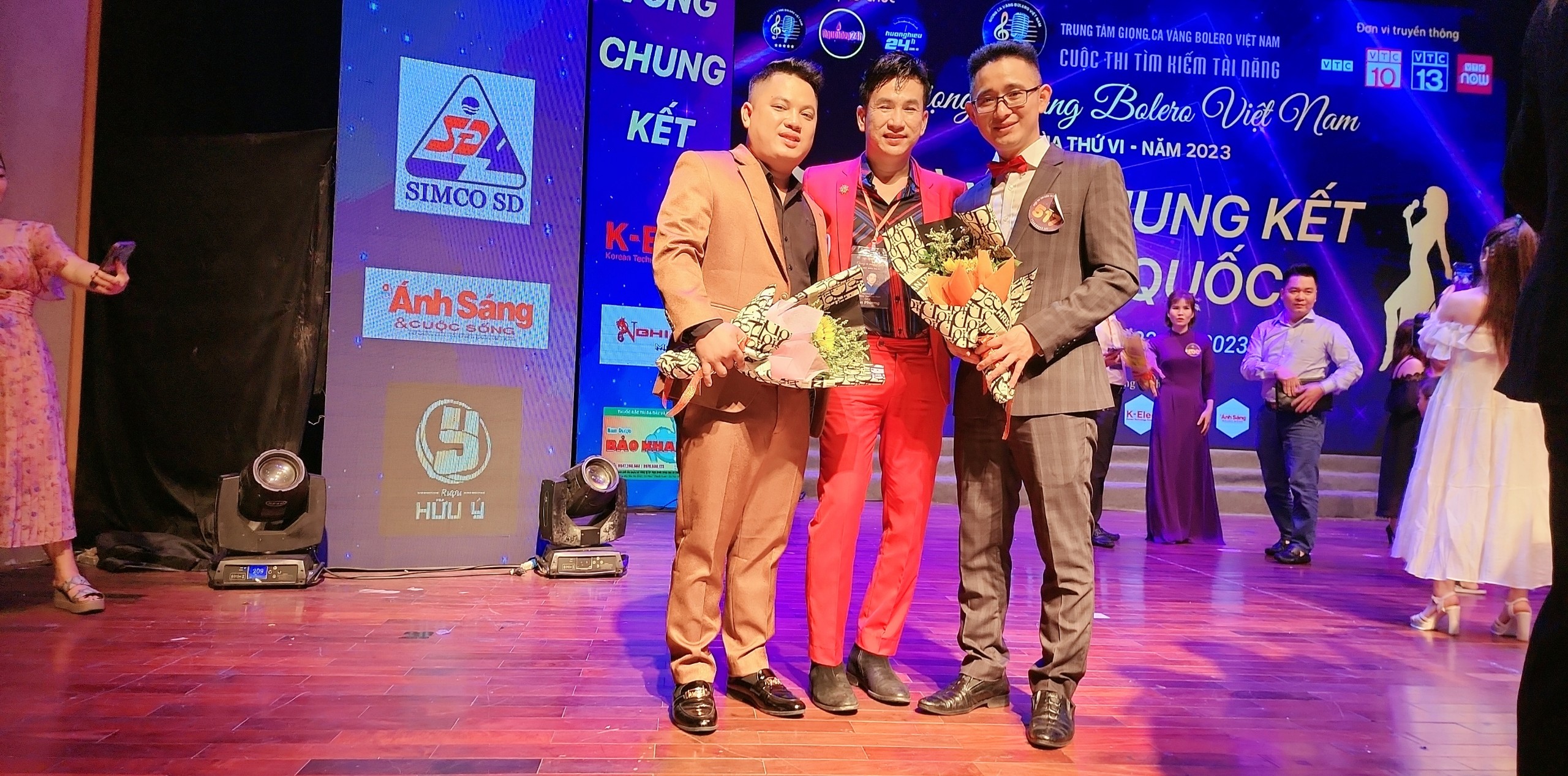 Hành trình chinh phục ánh đèn sân khấu của chàng trai miền Tây