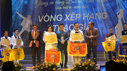 Cái “duyên” đến với cuộc thi của hai giải Nhì Giọng ca vàng Bolero mùa VI