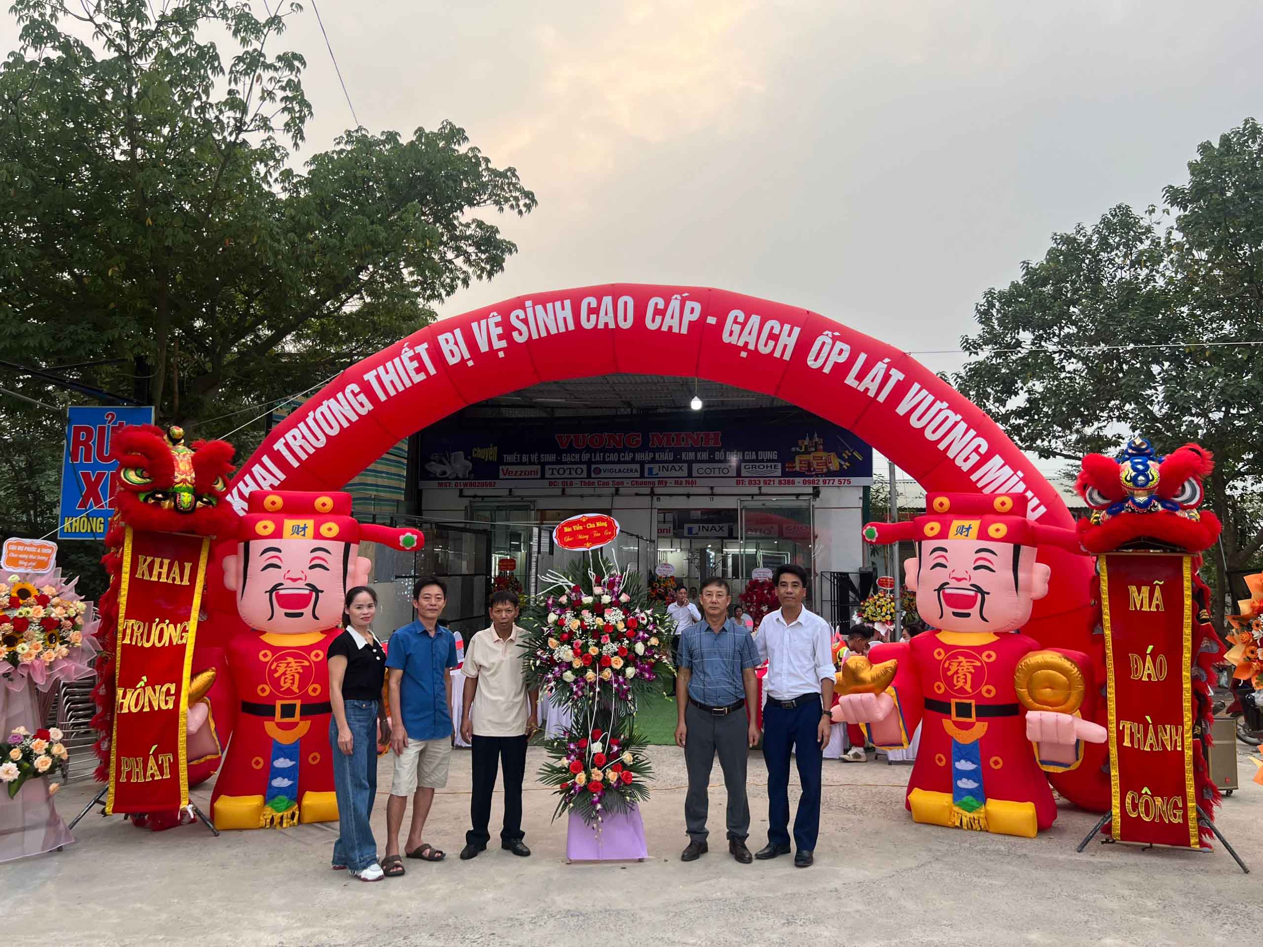 Tưng bừng khai trương Showroom Vương Minh