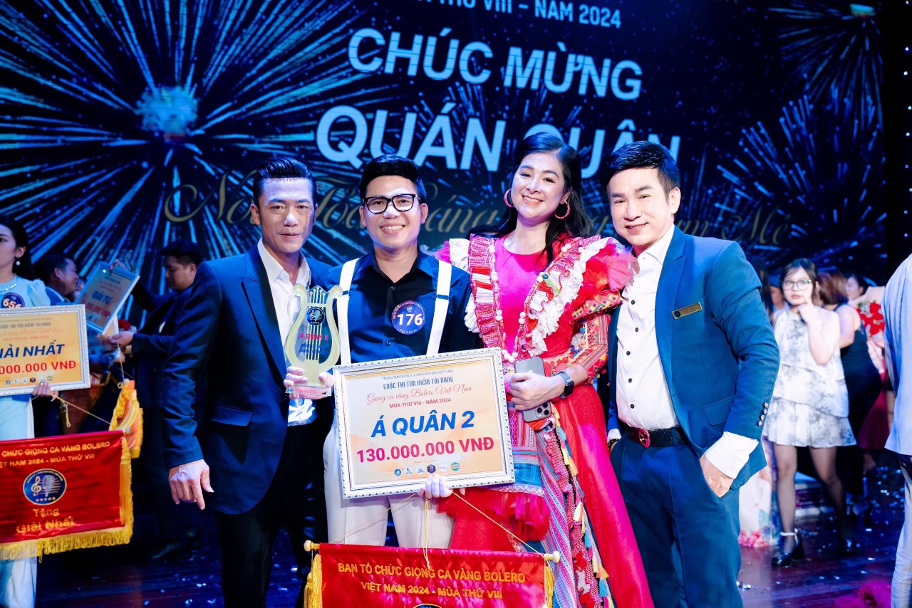 Nguyễn Công Chung xuất sắc ghi tên mình ở ngôi vị Á Quân 2 Giọng ca Vàng Bolero mùa 8