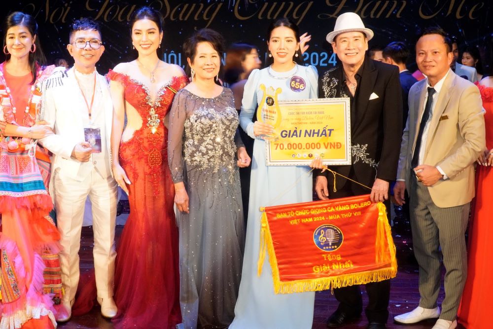 Giải Nhất Giọng ca Vàng Bolero mùa 8 gọi tên Diệp Linh đến từ Đà Nẵng