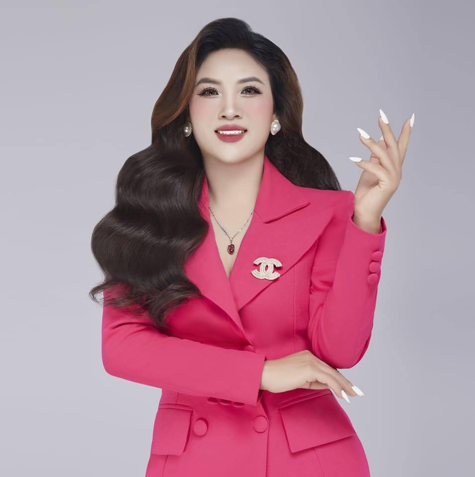Chào mừng những gương mặt mới dự thi mùa 10