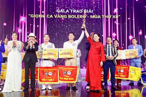 Lộ diện Quán quân Giọng ca vàng Bolero mùa thứ 12