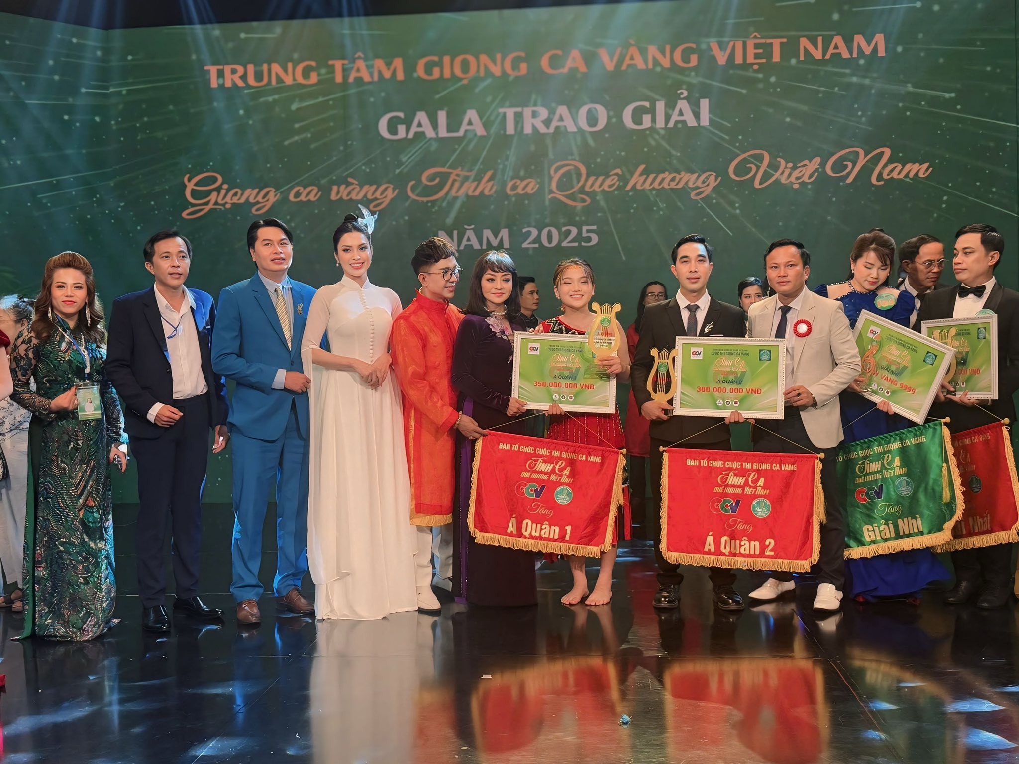 Tình ca quê hương Việt Nam 2025: Hai Á Quân, hai sắc màu – một tình yêu âm nhạc