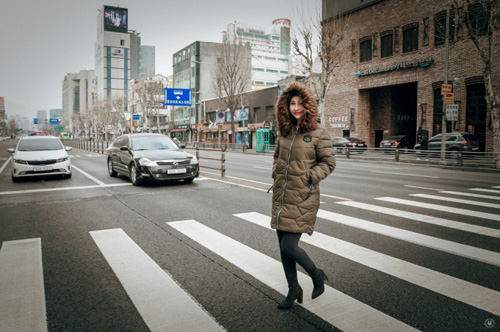 Hoa hậu Chi Nguyễn thả dáng dưới cái lạnh âm độ của Seoul