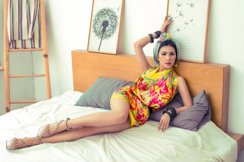 Loan Vương khoe thần thái kiêu sa, sang chảnh khi diện trang phục của Trisha Vũ