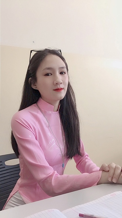 Cô gái Gia Lai với thân hình "mình hạc xương mai"