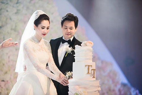 Hoa hậu Đặng Thu Thảo đã hạ sinh con đầu lòng