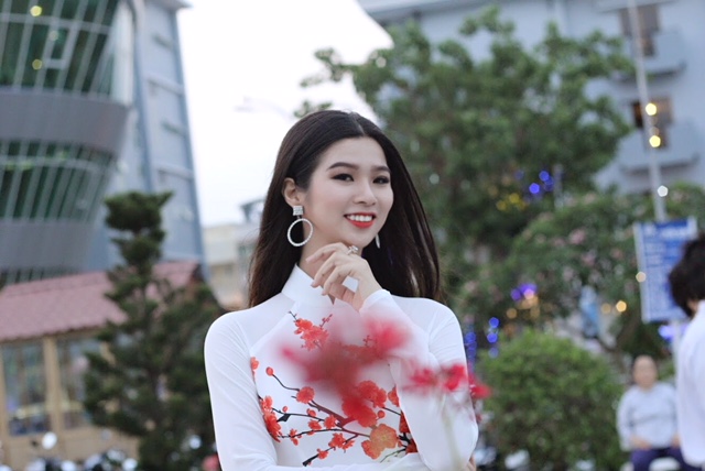 Kim Kha khiến người hâm mộ 'mê mệt' với bộ ảnh mới