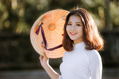 Nữ sinh xứ Nghệ duyên dáng chia tay tuổi học trò